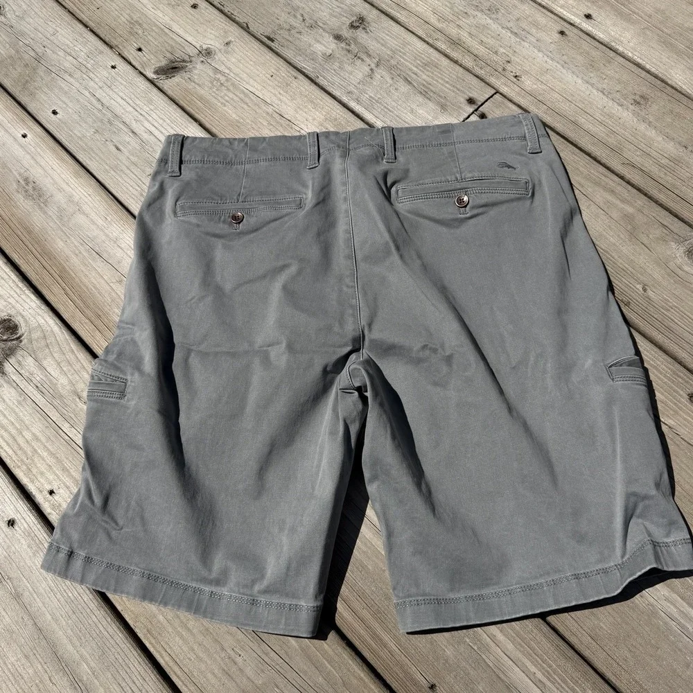 Tommy Bahama Boracay Cargo Shorts Mens 36 Gray Tencel Stretch Marlin 10